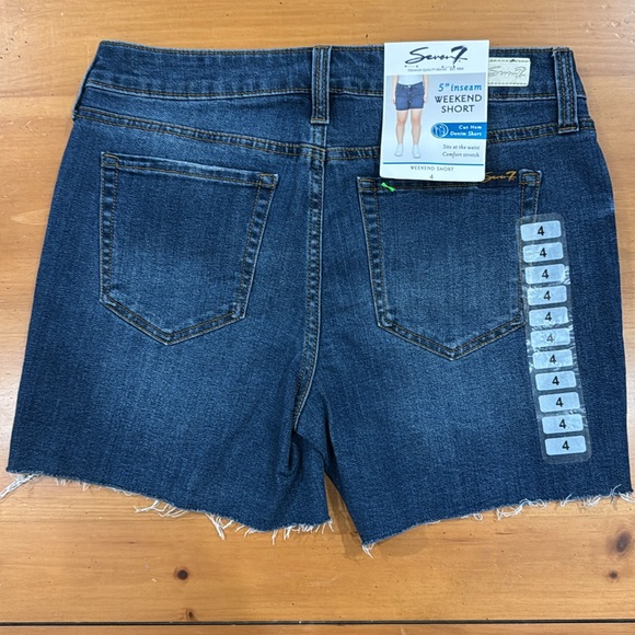 Seven7 Cut Hem  5” Inseam Weekend Comfort Stretch Denim Short Size 4 NWT - Picture 2 of 8